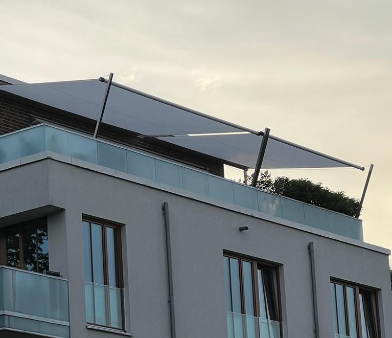 Shade INOX Sonnensegel auf einer Dachterrasse