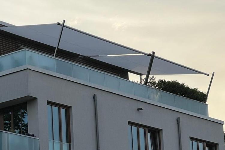 Shade INOX Sonnensegel auf einer Dachterrasse